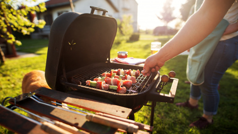 Personne au barbecue