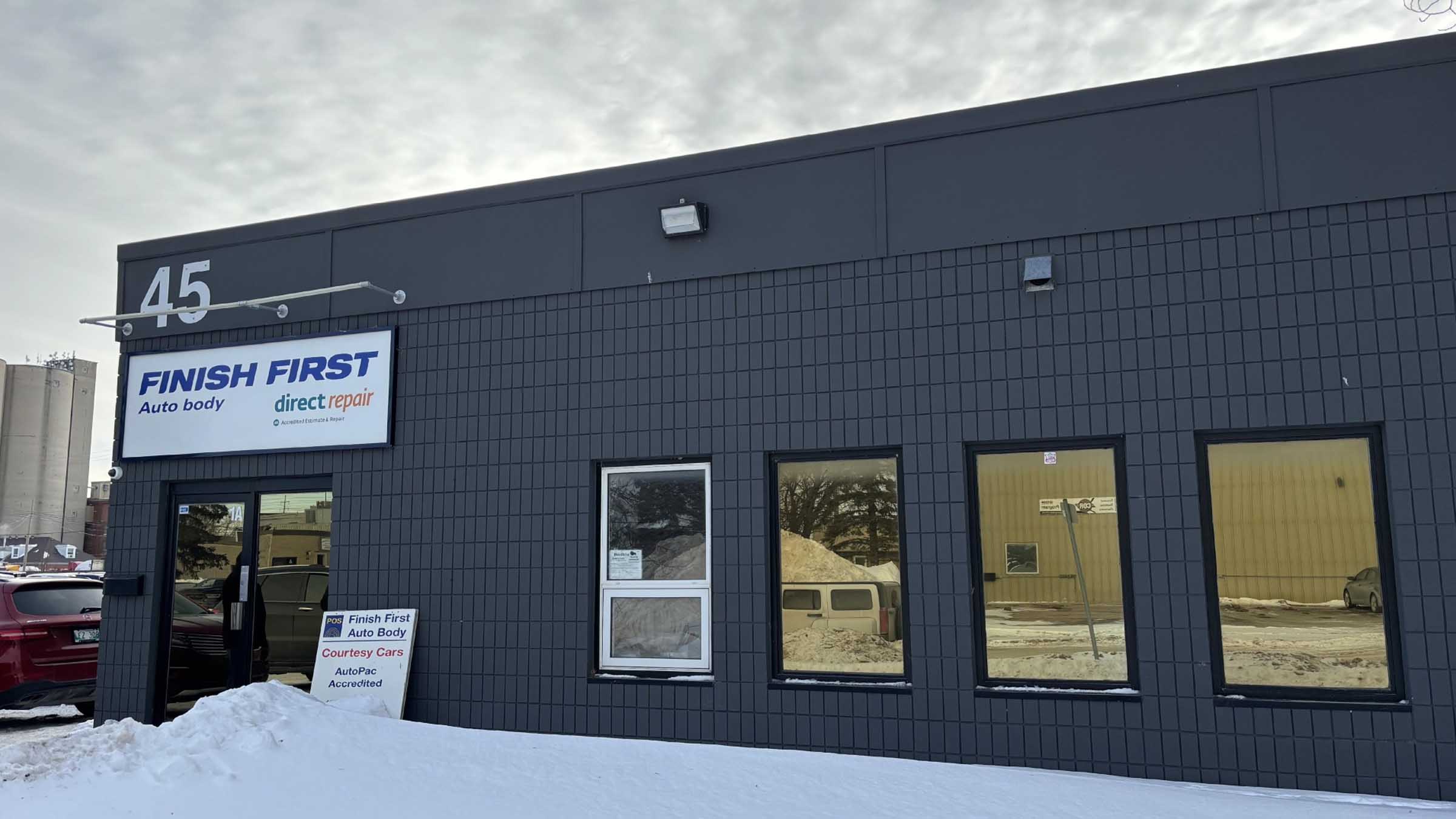 PROJET EN VEDETTE : FINISH FIRST AUTOBODY