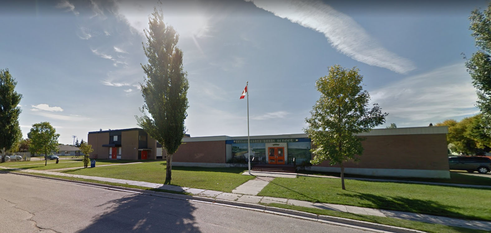 Extérieur d’une école de la division Kelsey