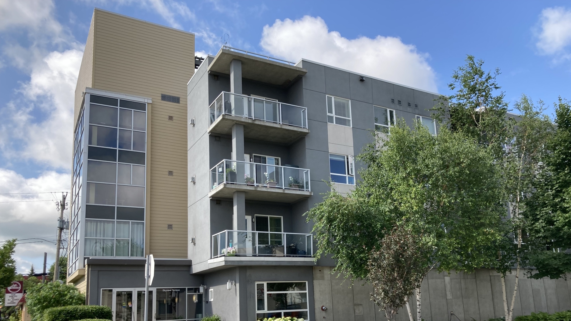 PROJET EN VEDETTE : SKYVIEW TERRACE CONDOS