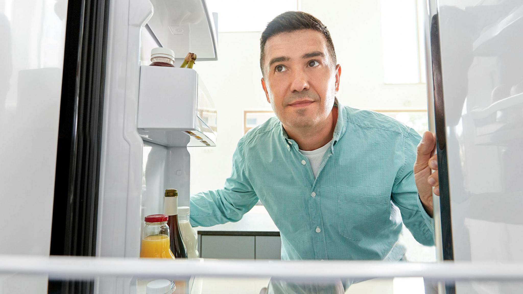 How should I get rid of my old fridge or freezer? — Efficiency Manitoba